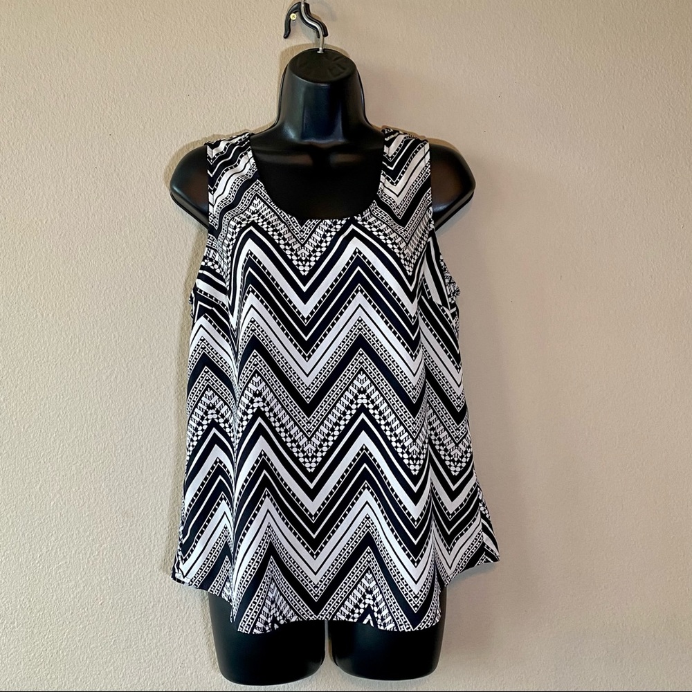 Skies are Blue pattern blouse black and white M